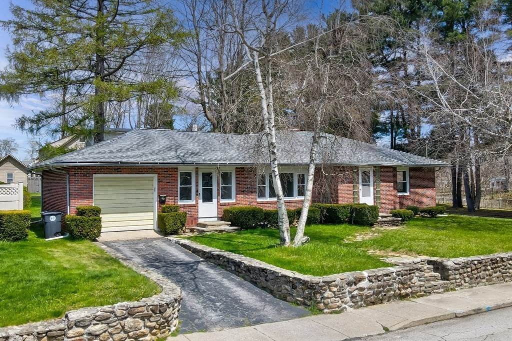4 Poplar St - Photo 1