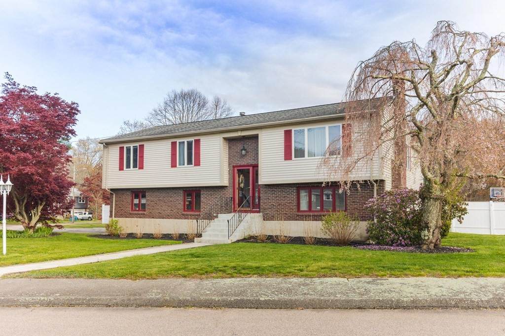 2 Holly Ln - Photo 1