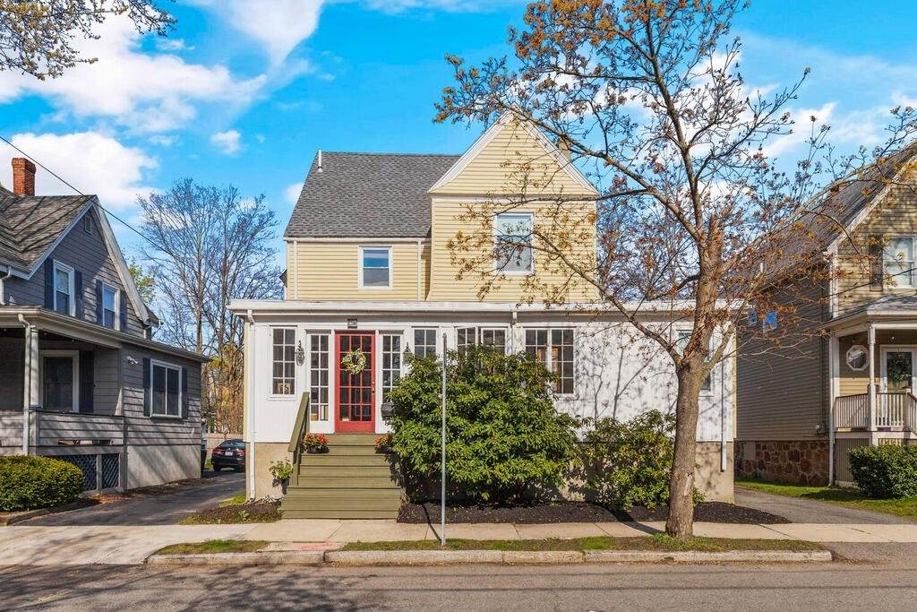 47 Norfolk Ave - Photo 1