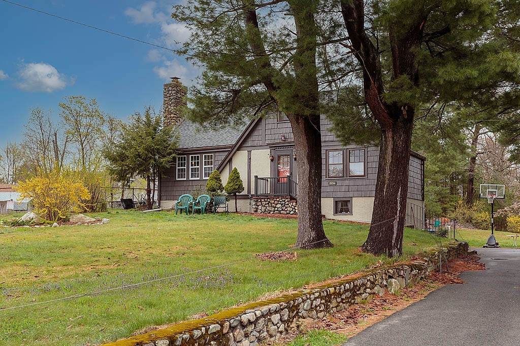 1036 Pleasant Street - Photo 1