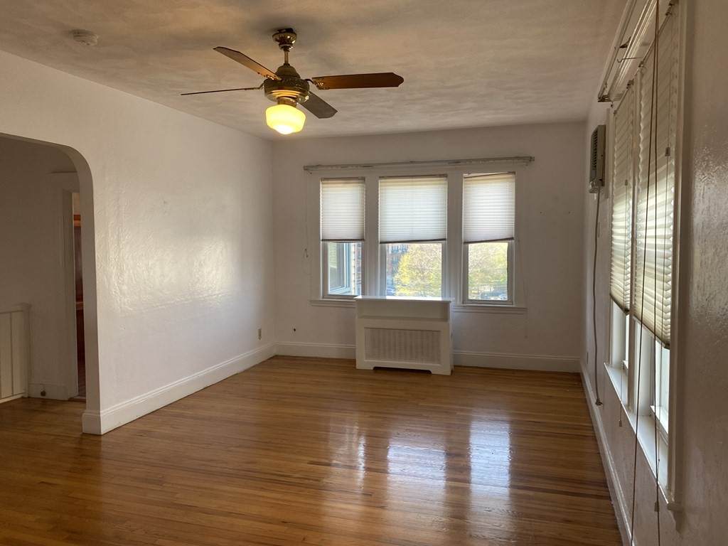 170 Bellingham - Photo 1