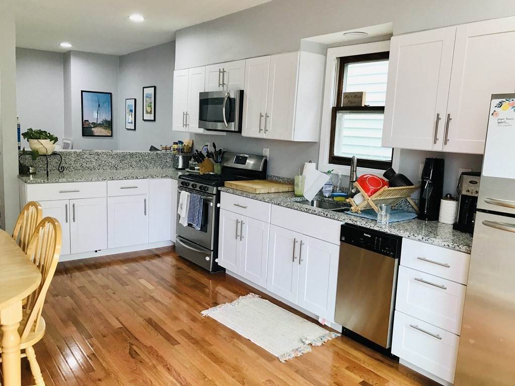 460 E 7th St - Photo 1