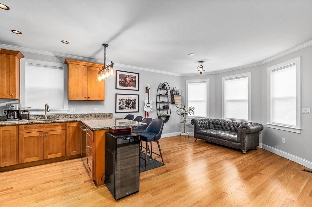 53 Webster Ave - Photo 1