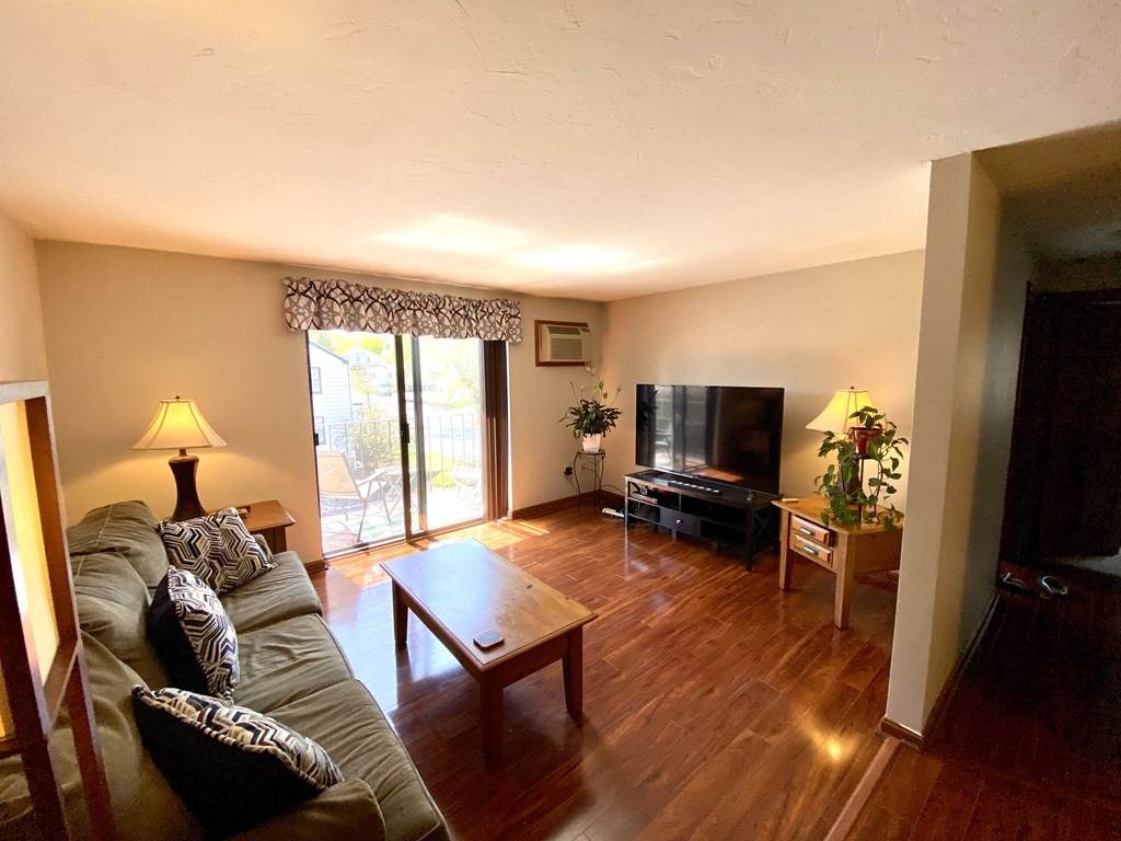 17 Farrar Ave - Photo 1