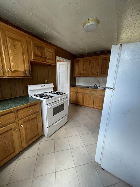 124 Pleasant Street - Photo 1