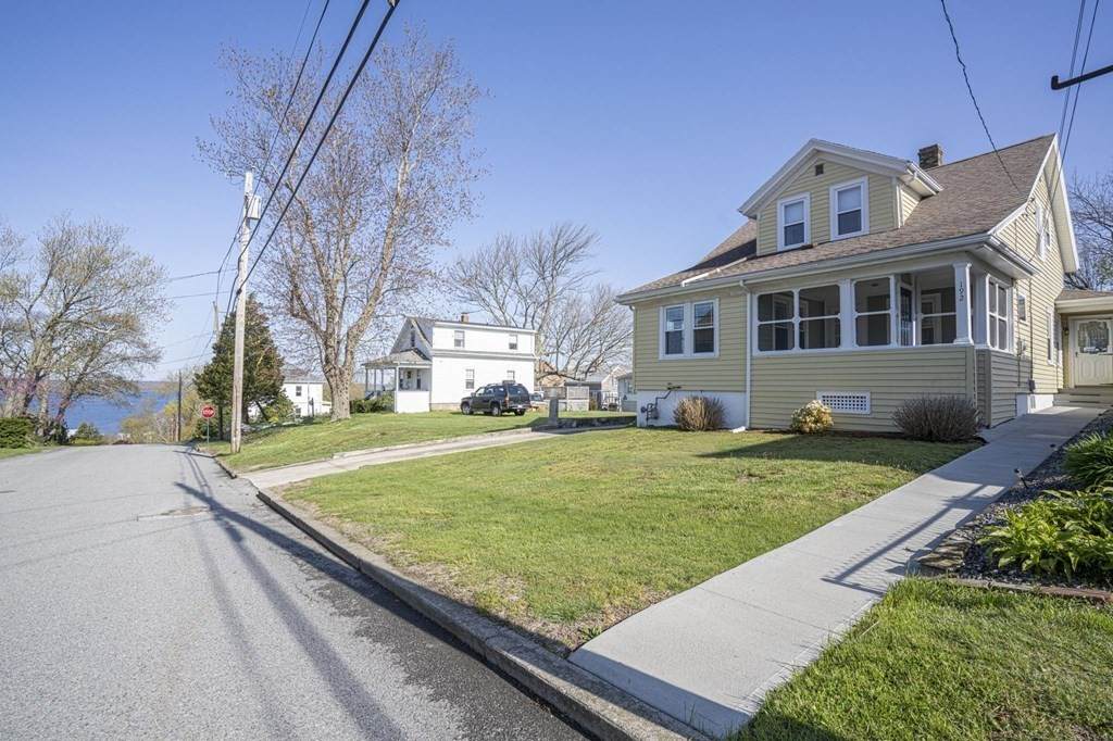 192 Hilton Street - Photo 1