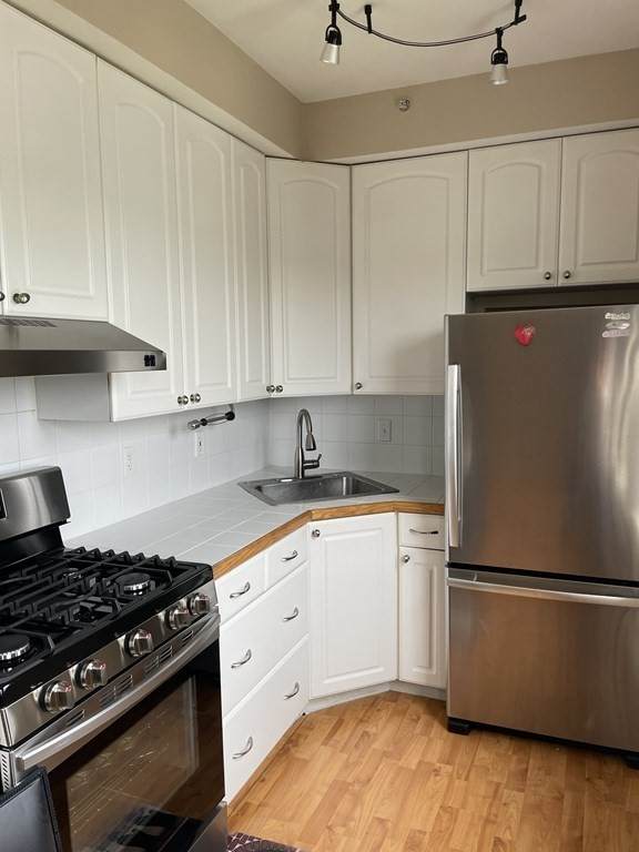 604 Washington Ave - Photo 1