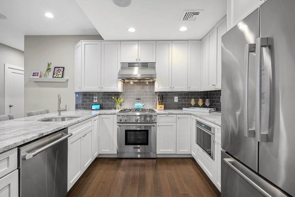 309 E St - Photo 1