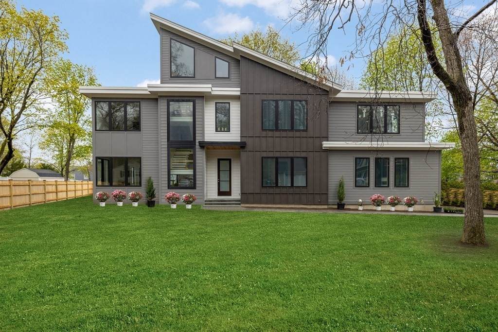 43 Laconia St - Photo 1