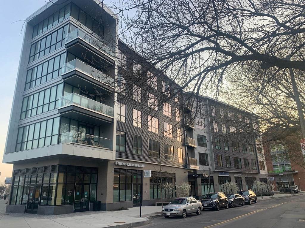 3531 Washington - Photo 1