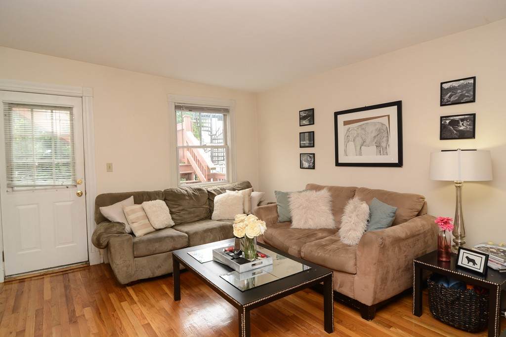 546 East 8th Street - Photo 1