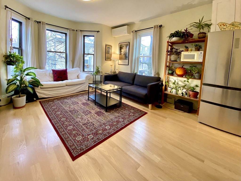 16 Surrey Street - Photo 1