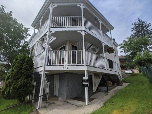585 Main St - Photo 1