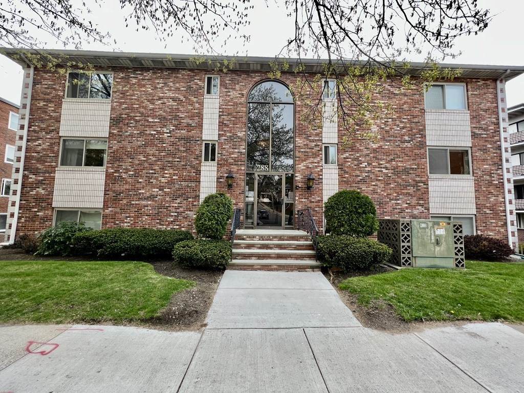 288 Main St - Photo 1