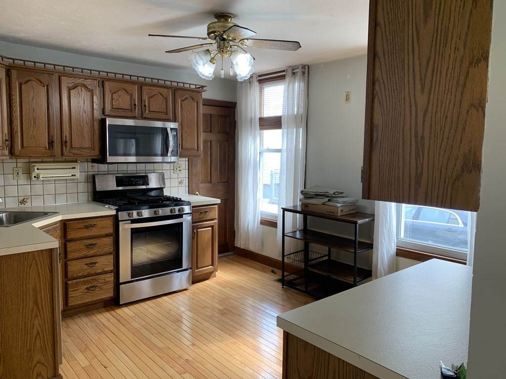 686 East 7Th St - Photo 1