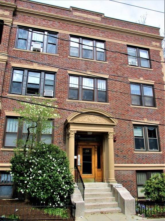 153 Strathmore Rd. - Photo 1