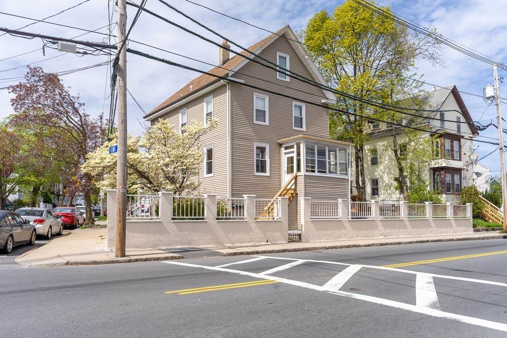 533 Boston St - Photo 1