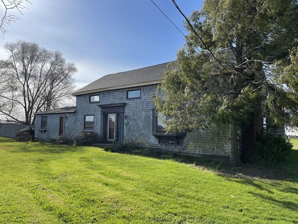 1406 Old Plainville Rd - Photo 1
