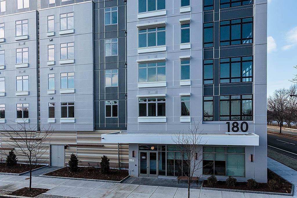 180 Telford - Photo 1