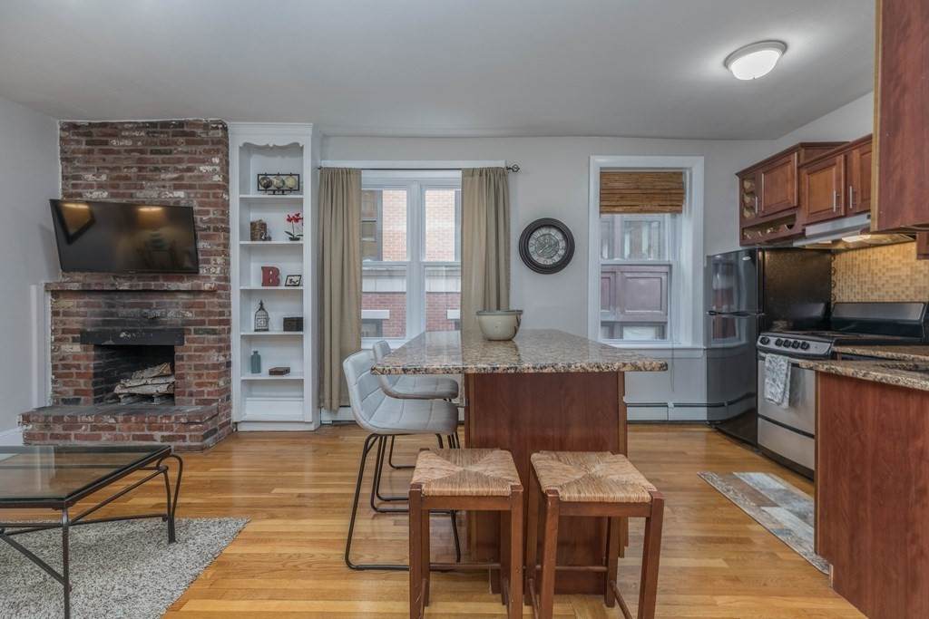 286 Cambridge St - Photo 1