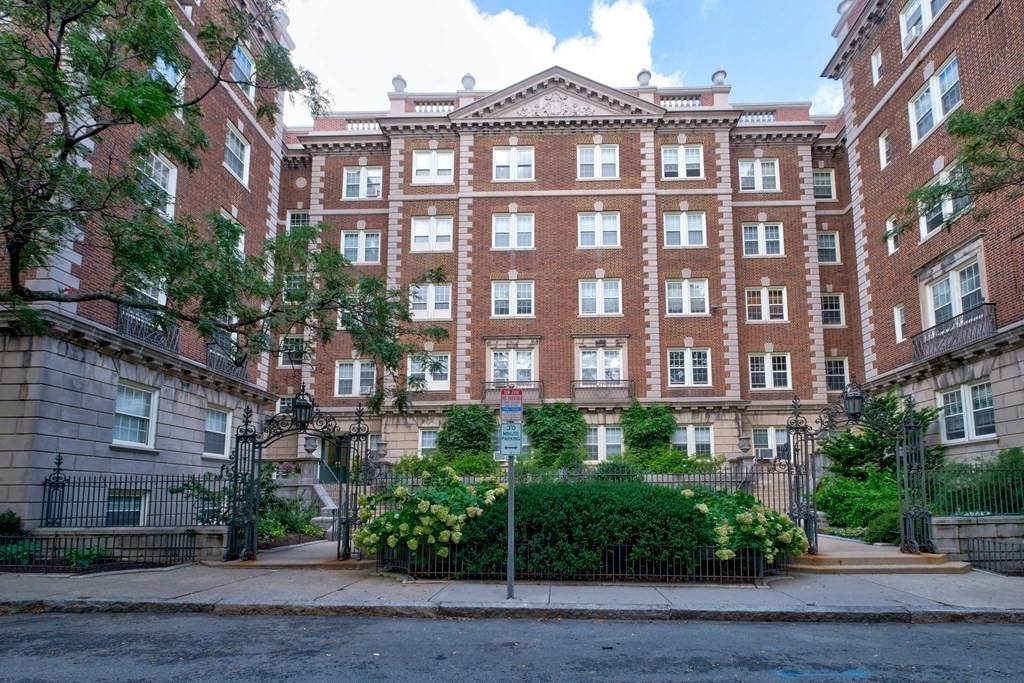 5 Arlington Street - Photo 1
