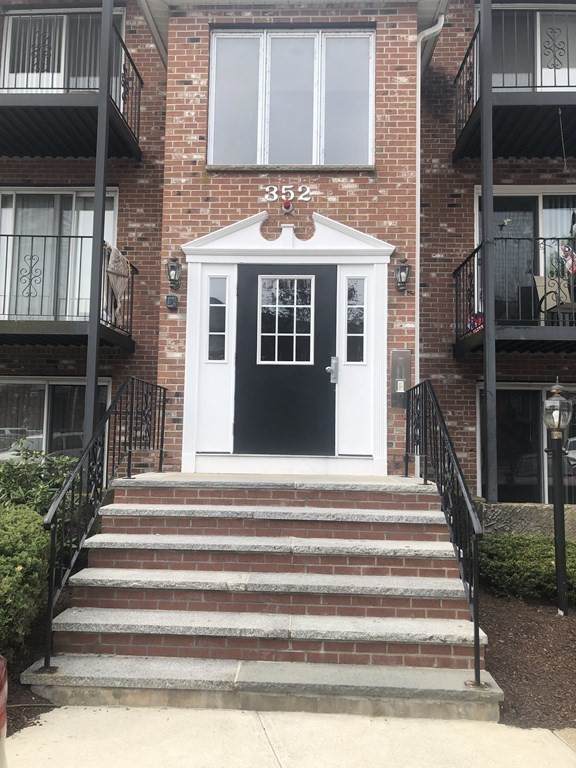352 Neponset - Photo 1