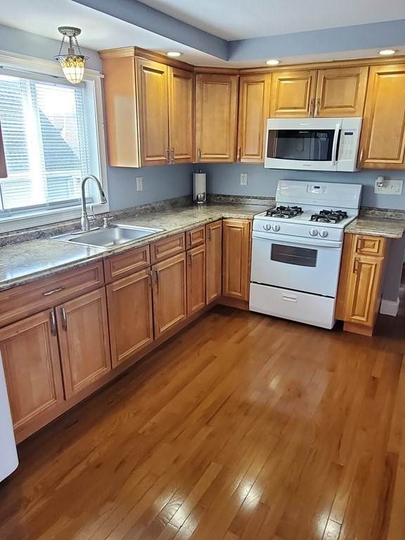99 Weston - Photo 1
