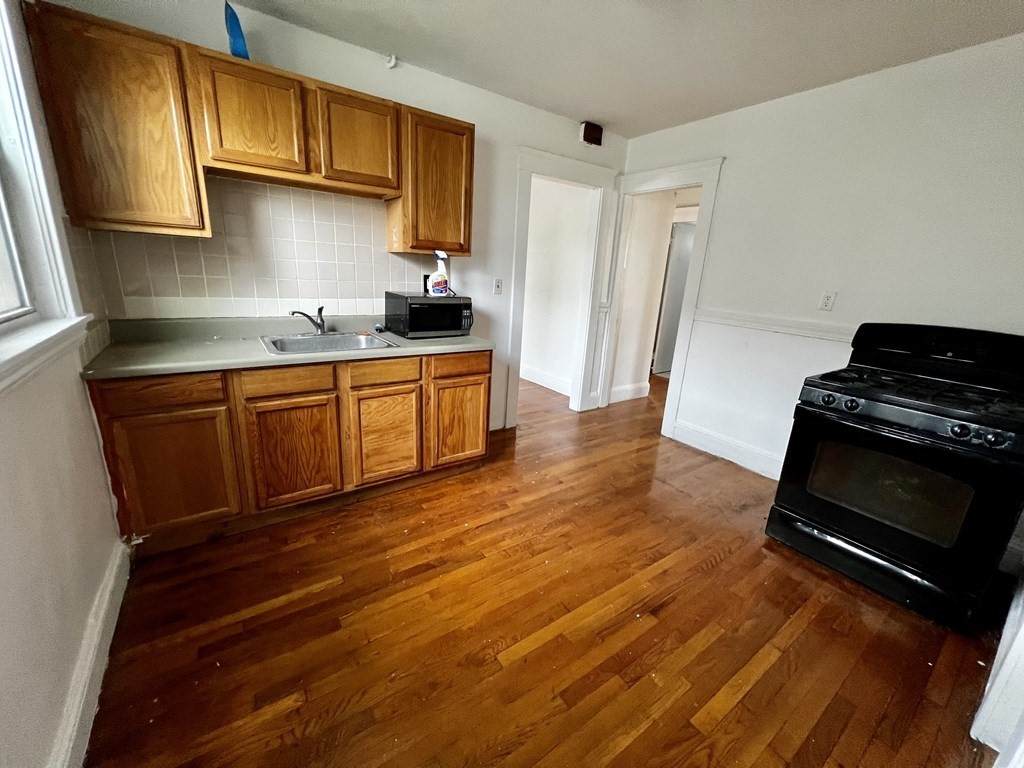 819 Hyde Park Ave - Photo 1