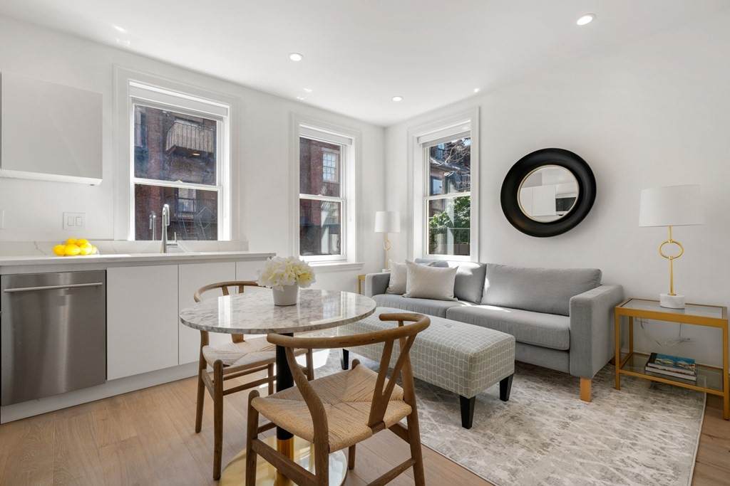 112 Myrtle - Photo 1