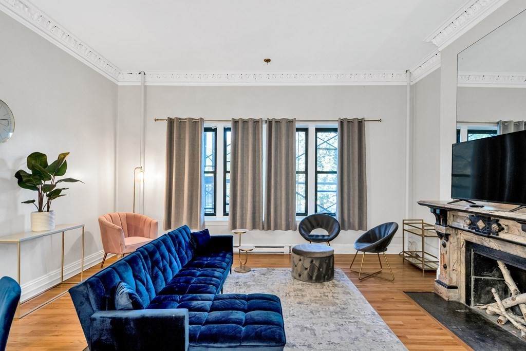 140 Beacon - Photo 1