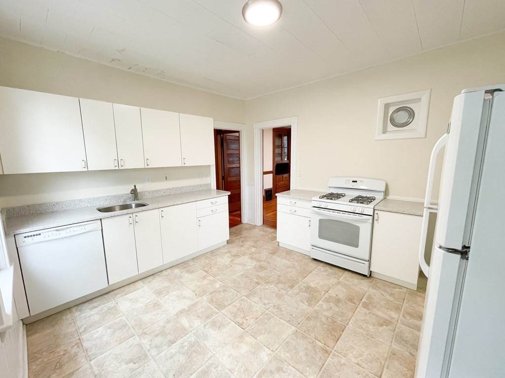 22 Gibson - Photo 1