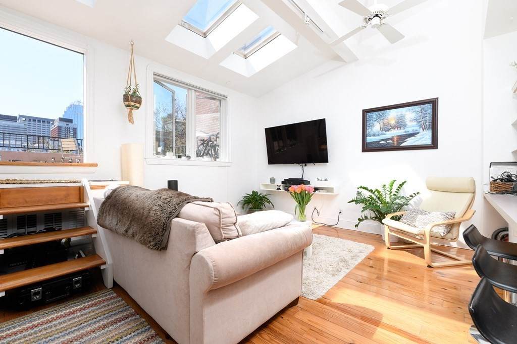 261 Marlborough St. - Photo 1