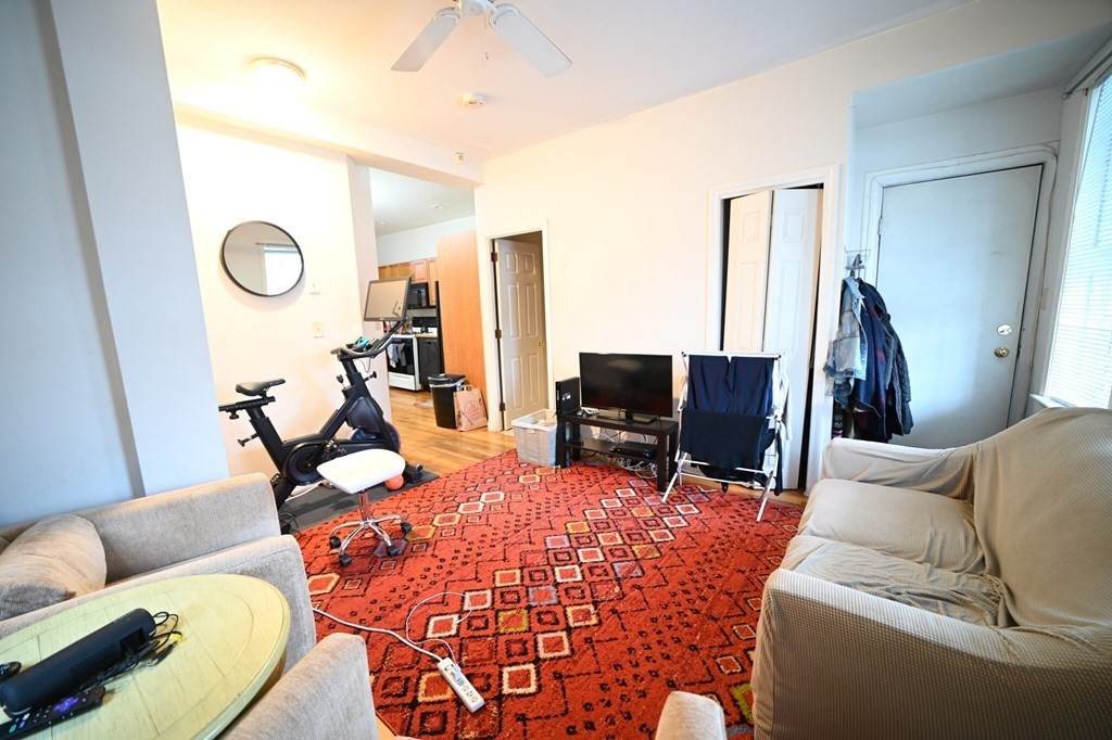 137 Chiswick - Photo 1