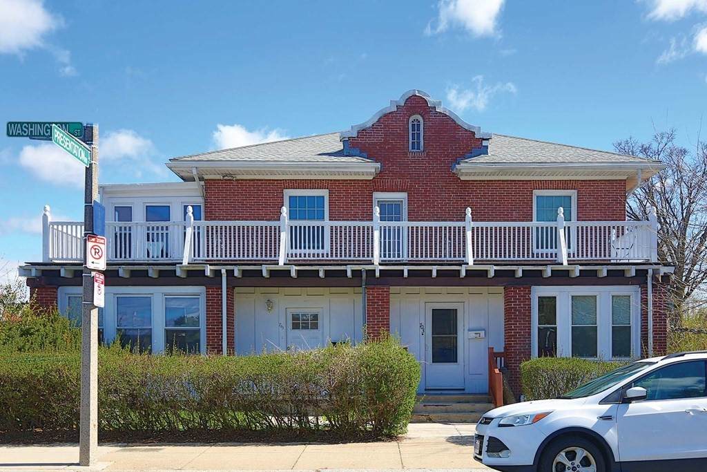 705 Washington Street - Photo 1