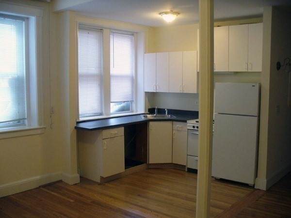 2003 Commonwealth Ave - Photo 1
