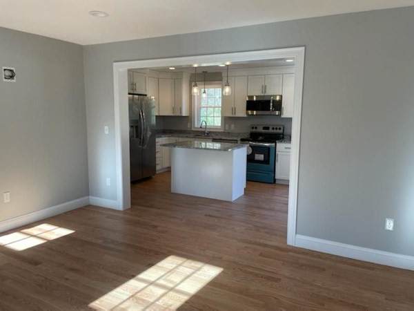 885 Plymouth - Photo 1