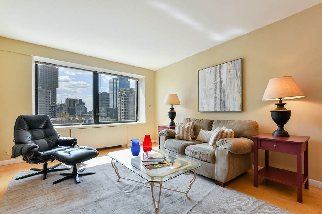 65 East India Row - Photo 1