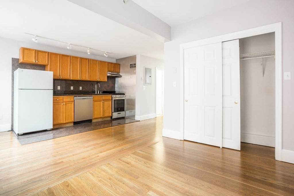 90 Warrenton St. - Photo 1