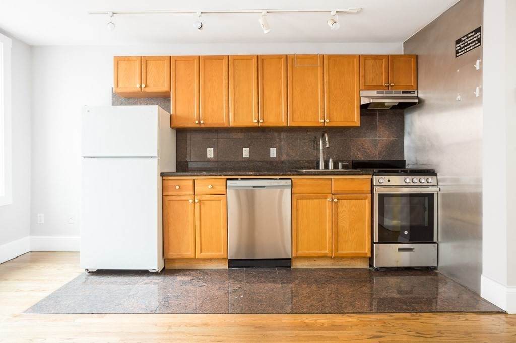 90 Warrenton St. - Photo 1
