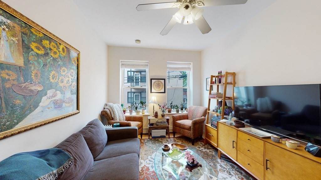 330 Summit Ave - Photo 1