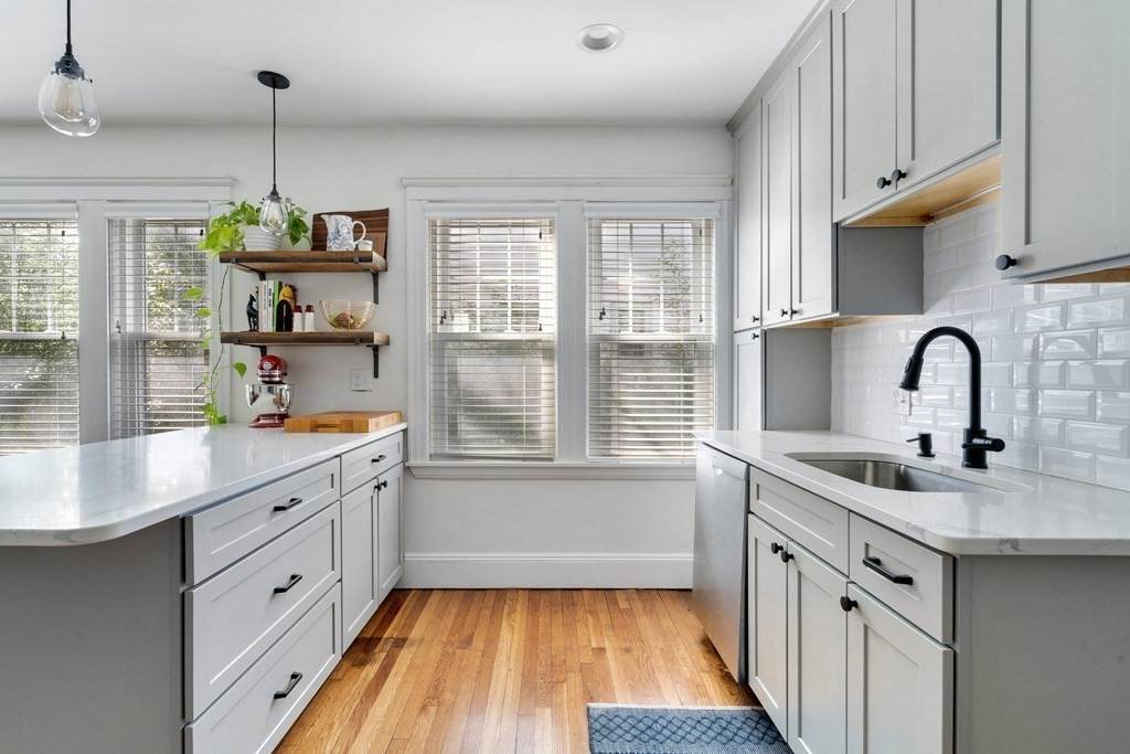 19 Adelaide Street - Photo 1