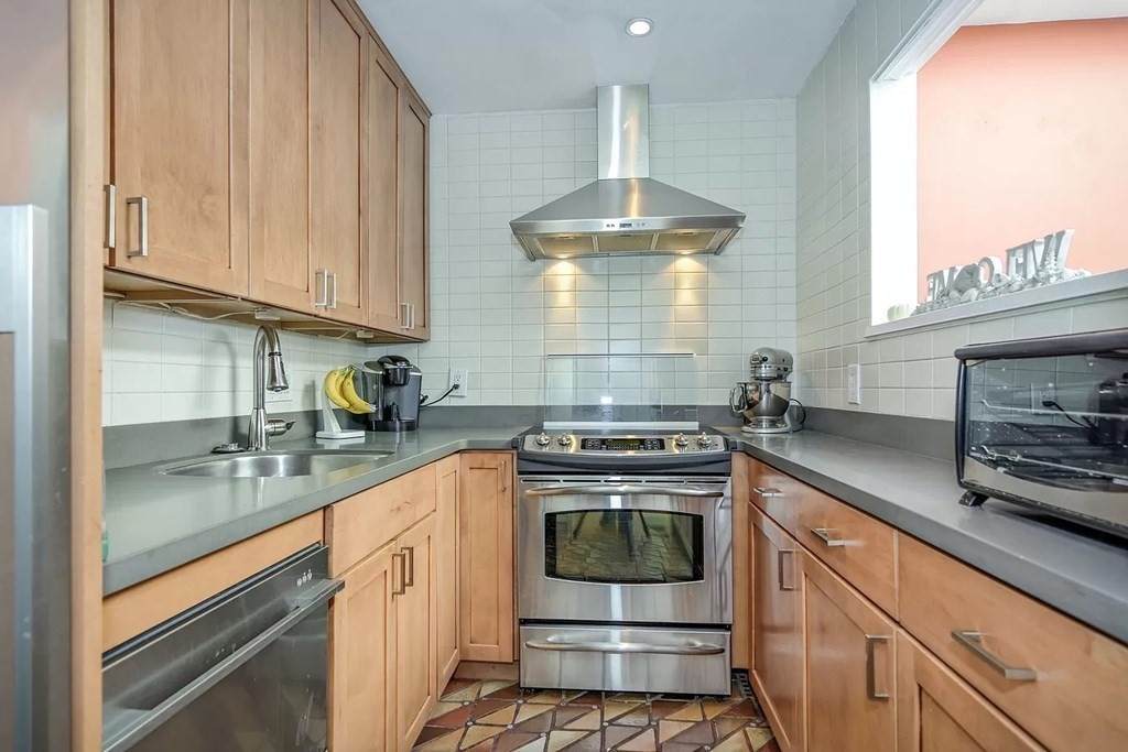 583 Masschusetts Ave - Photo 1