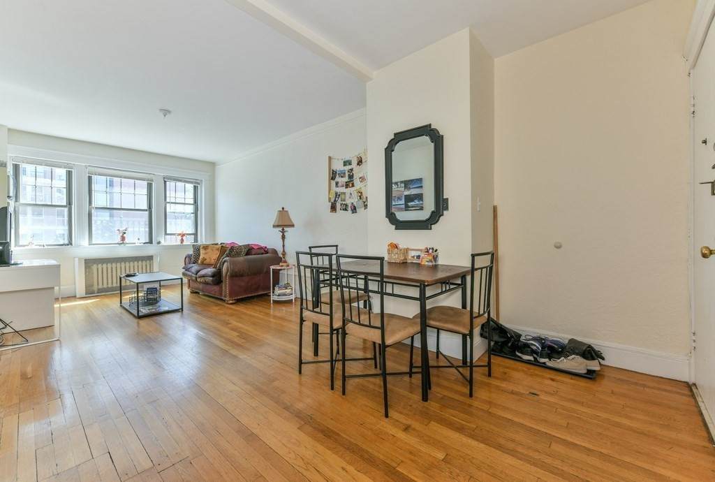 2003 Commonwealth Ave - Photo 1