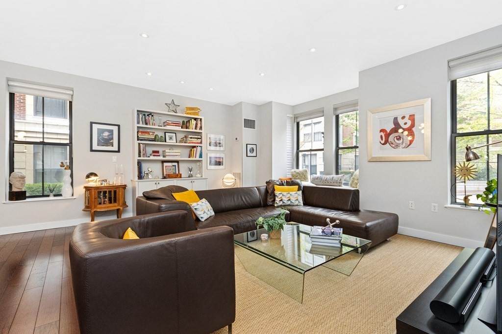 3 Rollins St - Photo 1