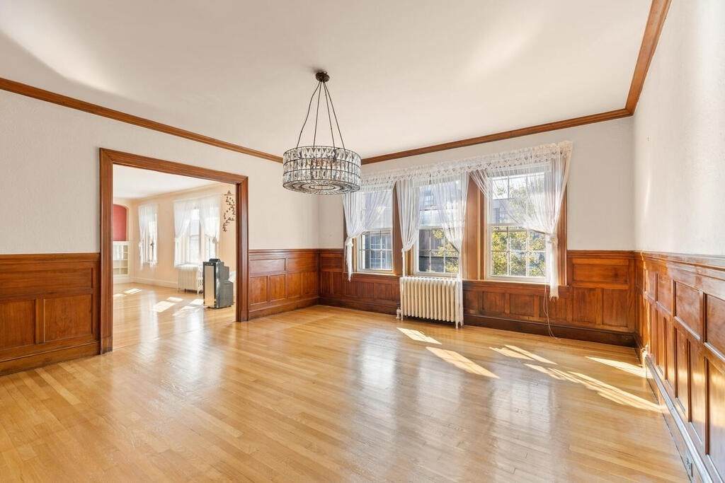 1272 Beacon St - Photo 1