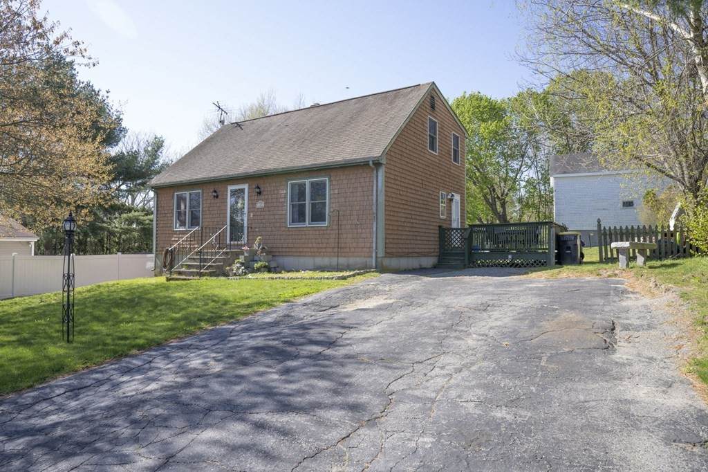 127 Circle Dr - Photo 1