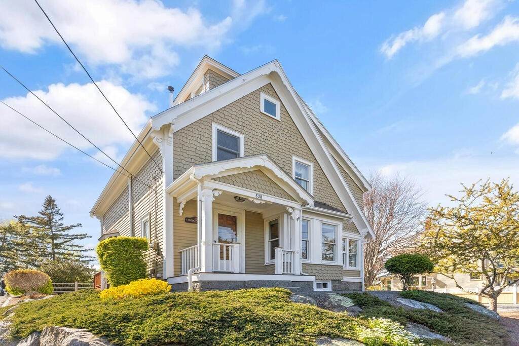 638 Washington Street - Photo 1