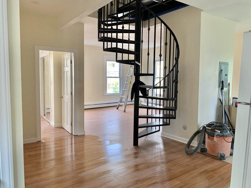 162 Bloomingdale St - Photo 1