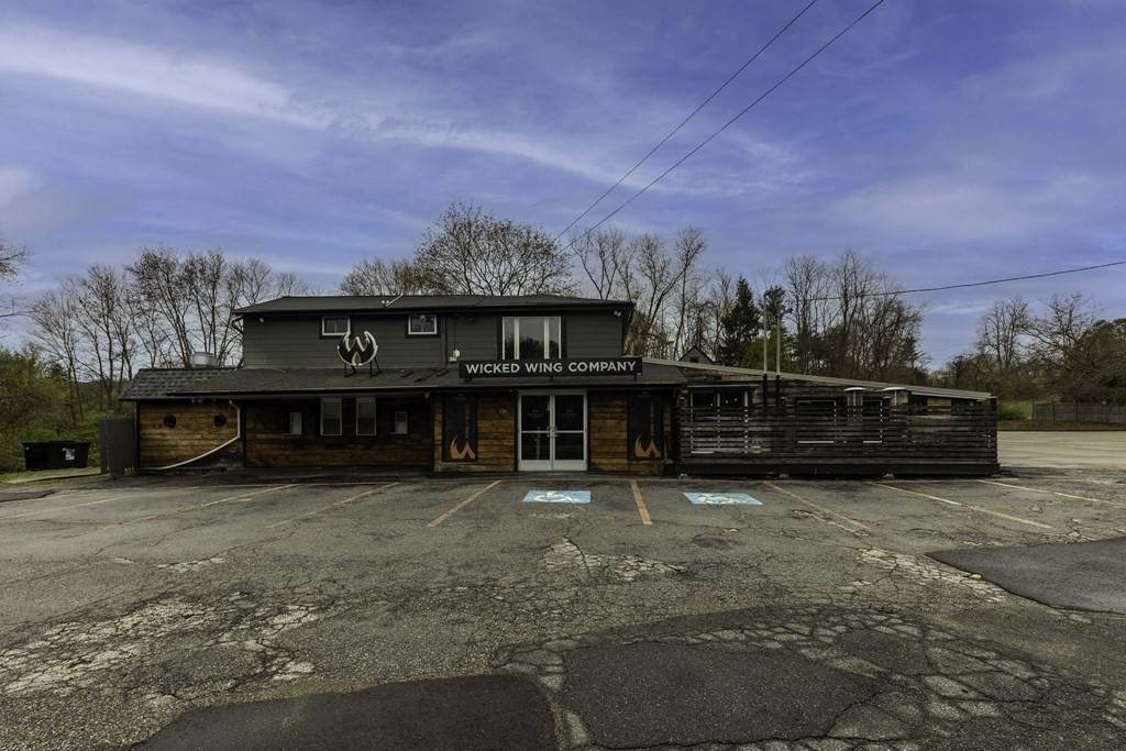 136 Pleasant St - Photo 1
