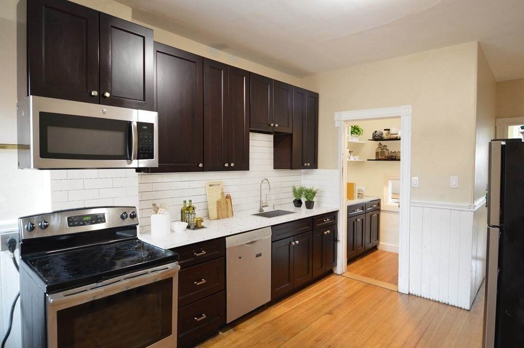 1805 Beacon - Photo 1